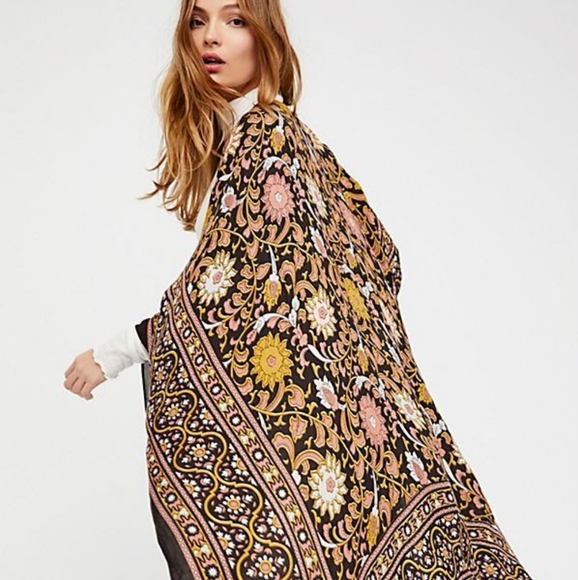Free People Boho Western Gypsy Magic Dance Black Lava Floral Border Print Kimono - Picture 12 of 16